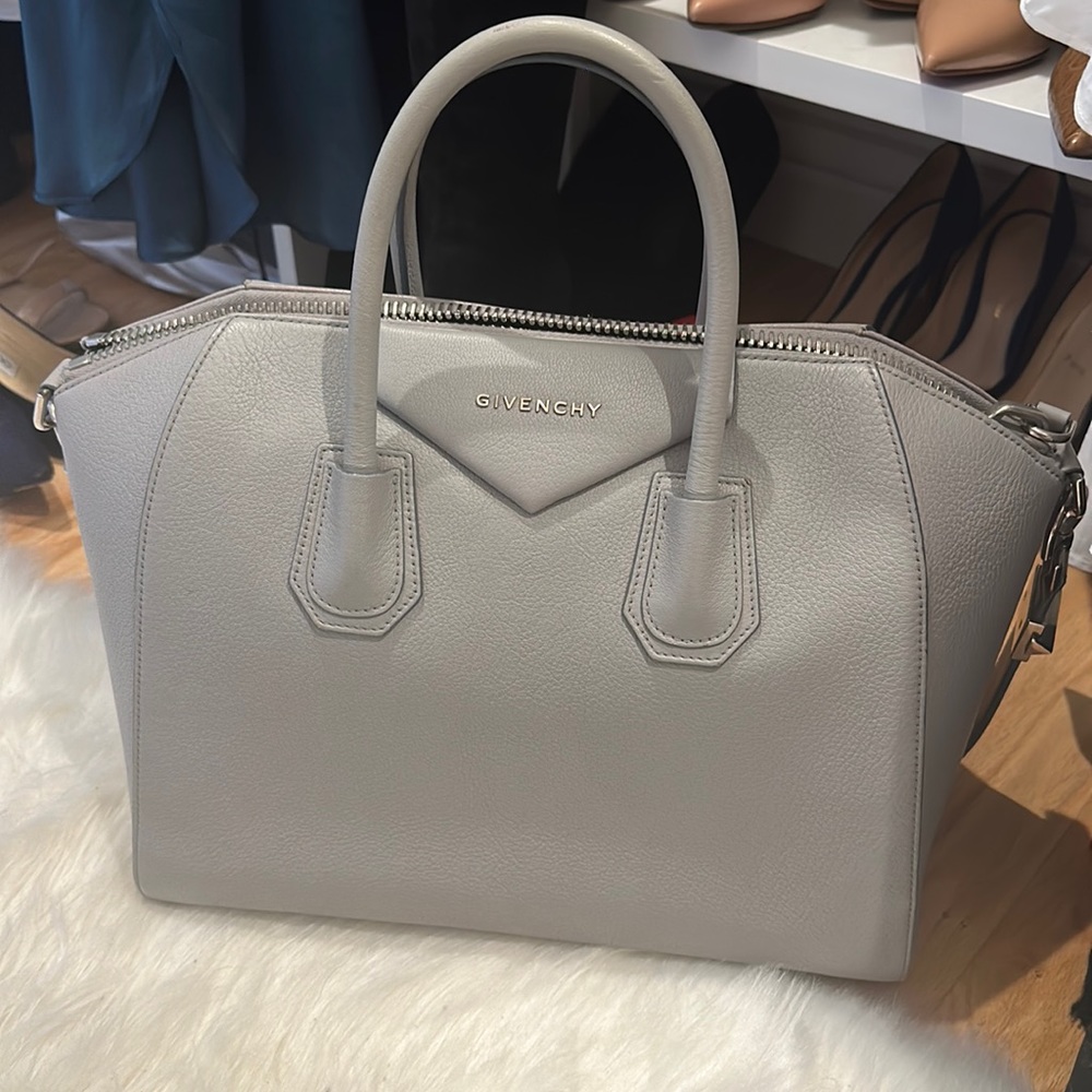 Givenchy Antigona Medium